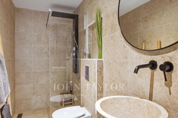 Élégante villa avec piscine et jardin exotique – Proche centre et mer