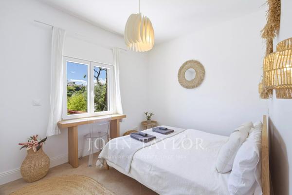 Élégante villa avec piscine et jardin exotique – Proche centre et mer