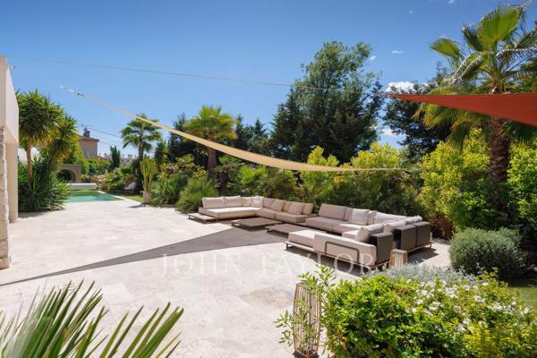 Élégante villa avec piscine et jardin exotique – Proche centre et mer