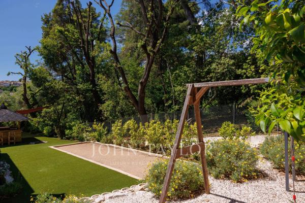 Élégante villa avec piscine et jardin exotique – Proche centre et mer