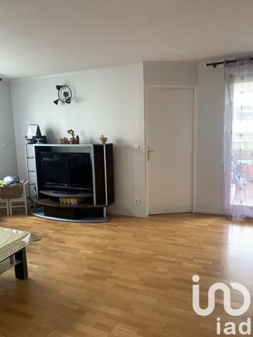 Appartement 4 pièces de 77 m² à LA PLAINE-SAINT-DENIS (93210)