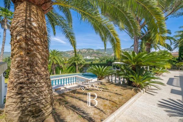 Mandelieu-la-Napoule, Villa 6 Chambres -  407 m² à vendre