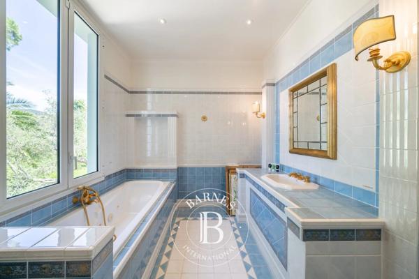 Mandelieu-la-Napoule, Villa 6 Chambres -  407 m² à vendre