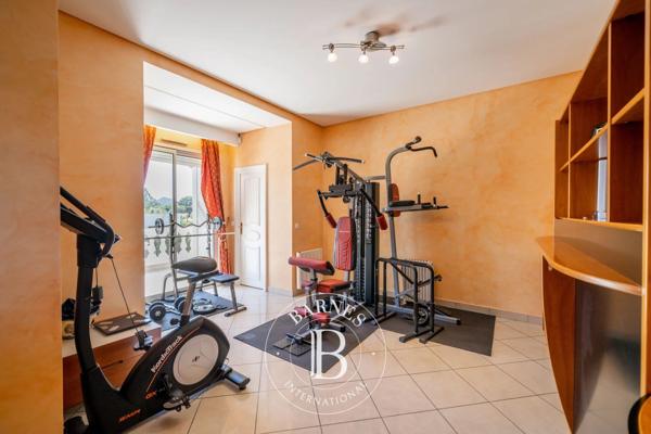 Mandelieu-la-Napoule, Villa 6 Chambres -  407 m² à vendre