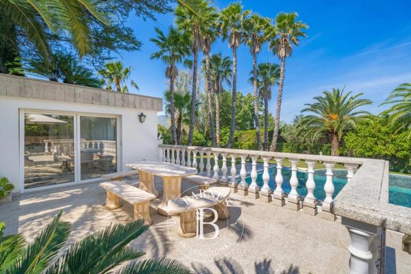 Mandelieu-la-Napoule, Villa 6 Chambres -  407 m² à vendre