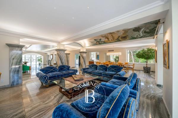 Mandelieu-la-Napoule, Villa 6 Chambres -  407 m² à vendre