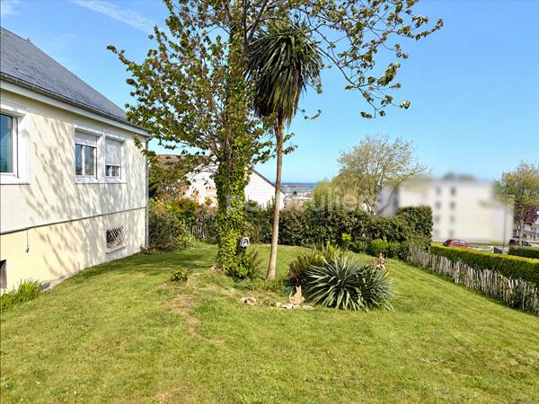Vente
                Maison90 m² - 6 Pièces -
                    CHERBOURG EN COTENTIN (50120)