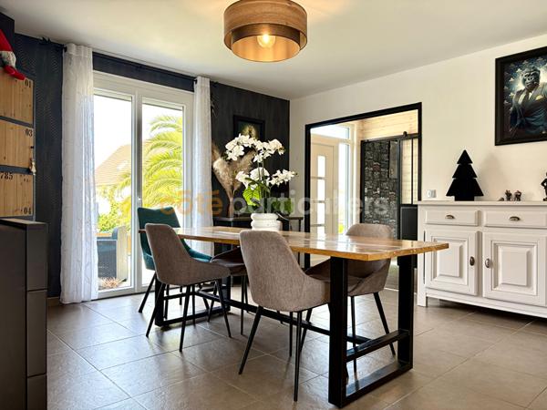 Vente
                Maison90 m² - 6 Pièces -
                    CHERBOURG EN COTENTIN (50120)