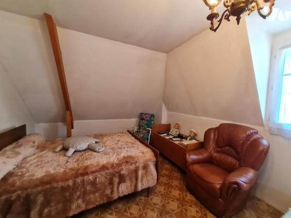 À Vendre à Rohan Maison familiale située à 2.7 km des commodités et services 