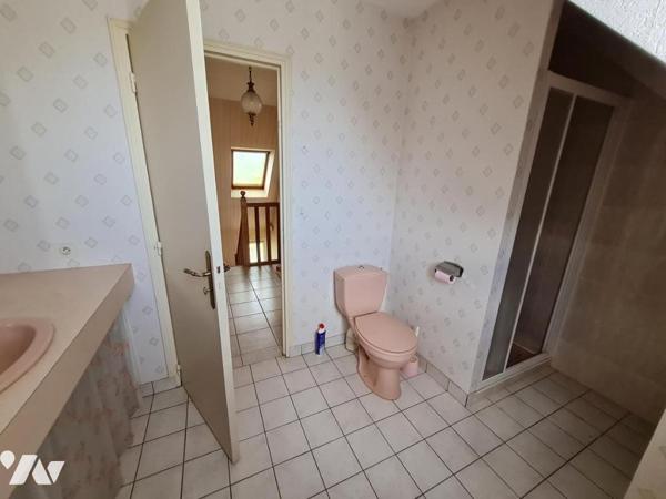 À Vendre à Rohan Maison familiale située à 2.7 km des commodités et services 