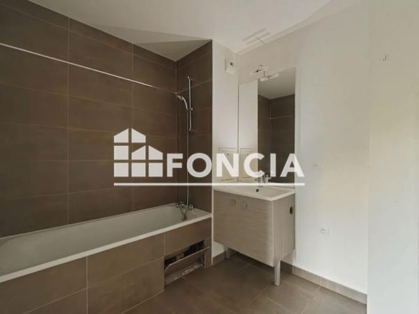 Location Appartement 2 pièces 48.4 m² - 3 BIS AU 11 BIS RUE DE LA FRAT Noisy Le Sec 93130