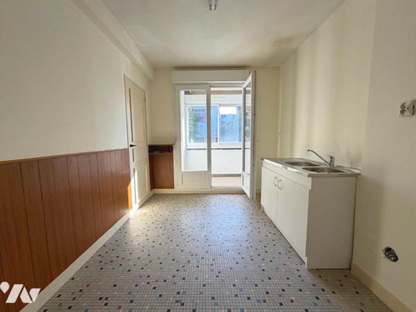 T4 DANS IMMEUBLE ISOLE QUARTIER RENNES SUD