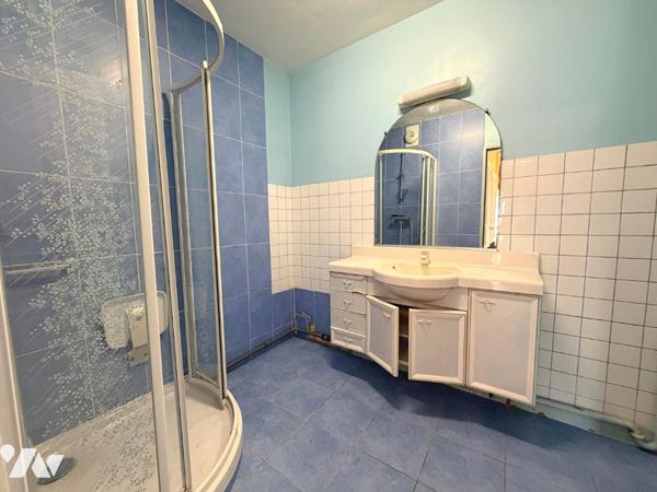 T4 DANS IMMEUBLE ISOLE QUARTIER RENNES SUD