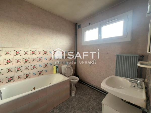 Dans ce centre proche des commerces de INGRANDES