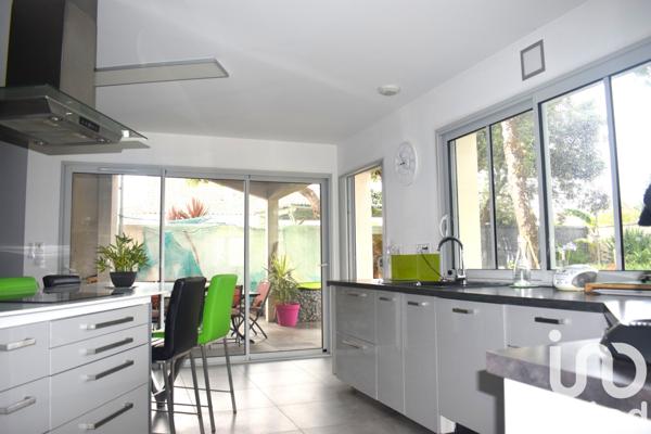 Maison à vendre 8 pièces 141 m² Saint-Pierre-d'Oléron