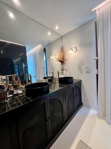 APPARTEMENT À VENDRE 4 CHAMBRES - 7 PIECES - SAINT MARTIN DE RE