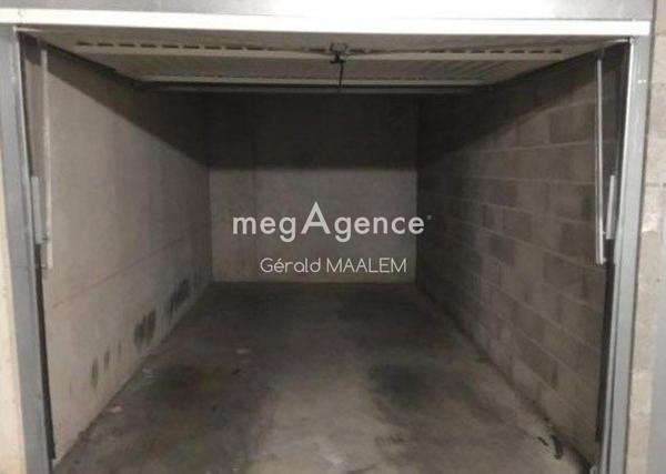 Parking à SAINTE-MAXIME, 83120 -