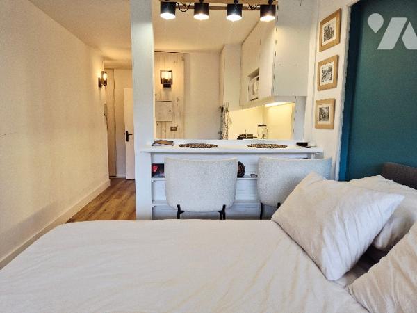 63 quai de Valmy-PARIS 75010, studio de 26,46m² au 4ème avec terrasse de 4m² vue canal Saint-Martin.