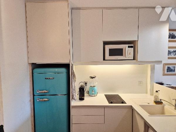 63 quai de Valmy-PARIS 75010, studio de 26,46m² au 4ème avec terrasse de 4m² vue canal Saint-Martin.