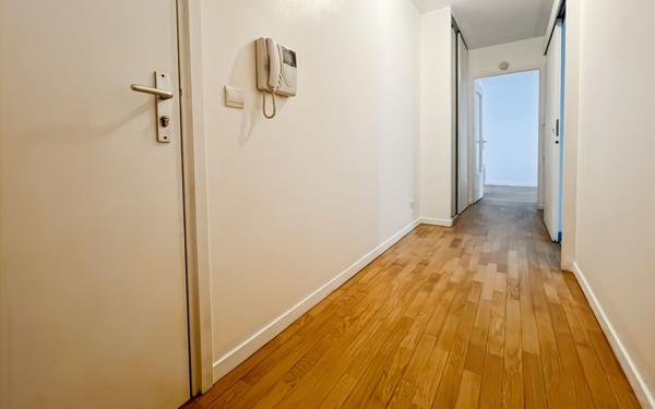 Appartement à vendre    2 pièces • 38,14 m2 Paris 20
