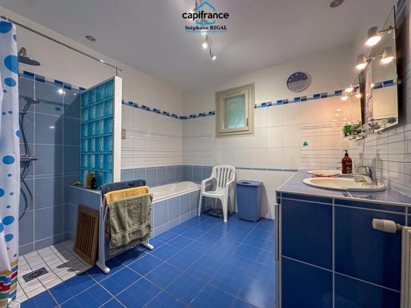 Maison à vendre 8 pièces MONTAYRAL (47) de 185 m2 sur un terrain de 3642 m2
