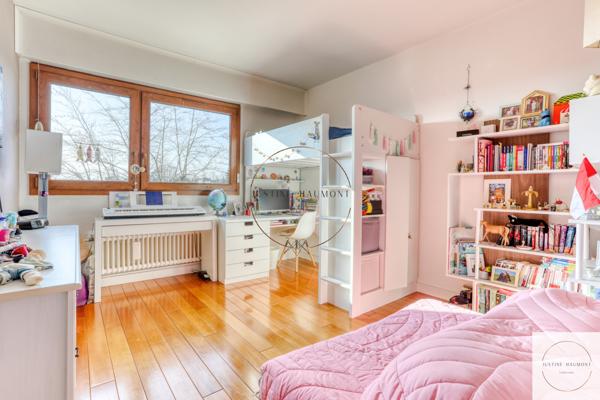 Garches (92380) Appartement 3/4 chambres, séjour spacieux orienté Sud, au calme avec vue dégagée, grand balcon – DPE D