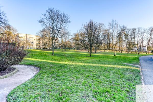 Garches (92380) Appartement 3/4 chambres, séjour spacieux orienté Sud, au calme avec vue dégagée, grand balcon – DPE D