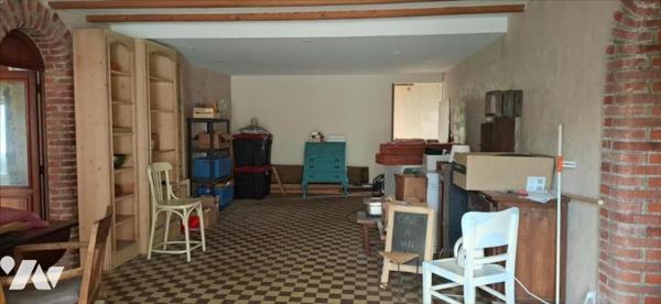 A 1km environ de la plage