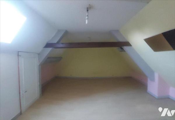 A 1km environ de la plage