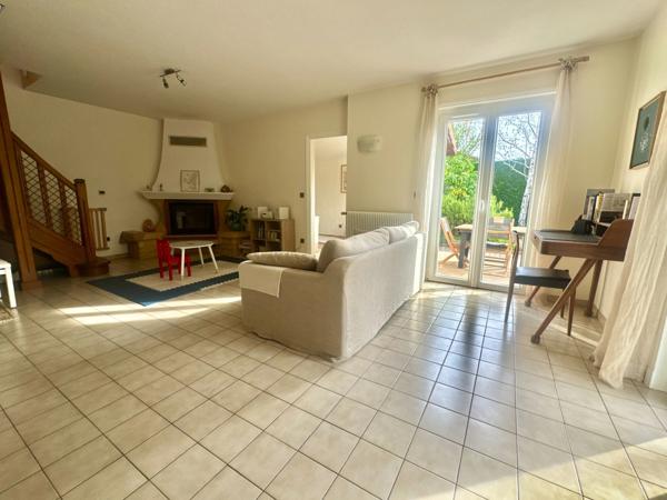 LE COTEAU - MAISON 100 m2 sur 411 m2 de TERRAIN - 4 CHAMBRES - GARAGE