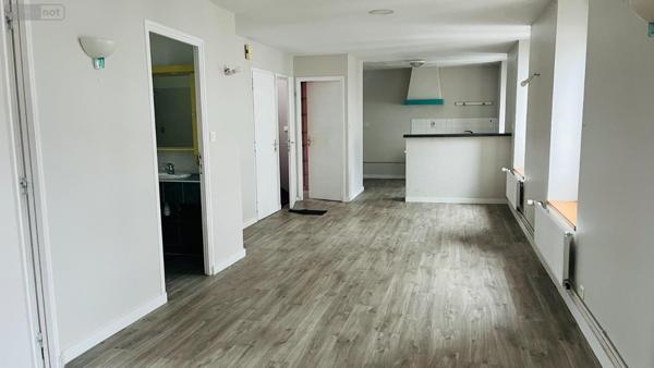 Appartement à louer à Pluméliau-Bieuzy dans le Morbihan (56930), ref :   
centre ville