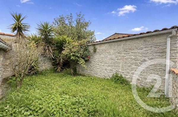Maison à vendre  4 pièces - 125,58 m 2   SAUJON  - 17