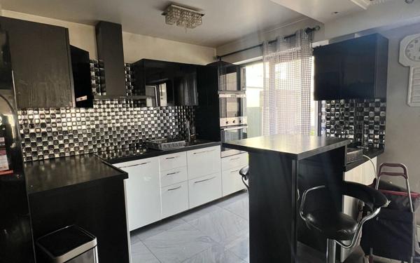 Appartement à vendre    3 pièces • 72,46 m2 Paris 19