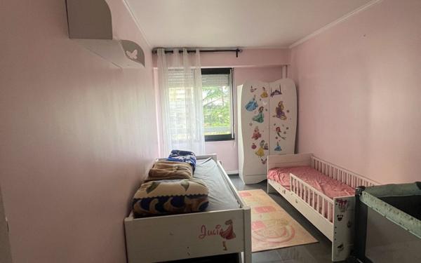 Appartement à vendre    3 pièces • 72,46 m2 Paris 19