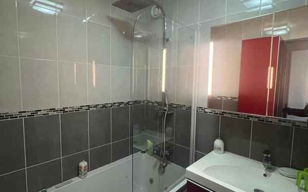 Appartement à vendre    3 pièces • 72,46 m2 Paris 19