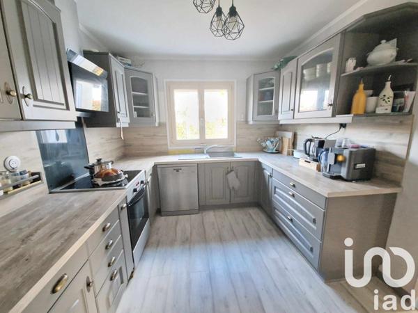 Maison 6 pièces de 115 m² à Les Bordes (45460)