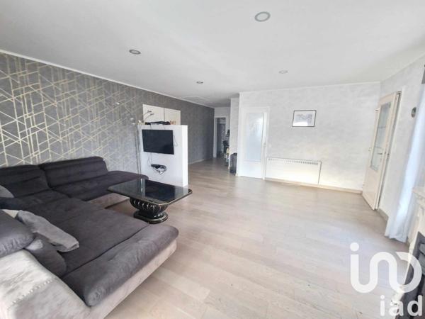 Maison 6 pièces de 115 m² à Les Bordes (45460)