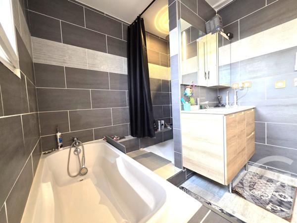 Maison à vendre  4 pièces - 106 m2 ENTRESSEN - 13