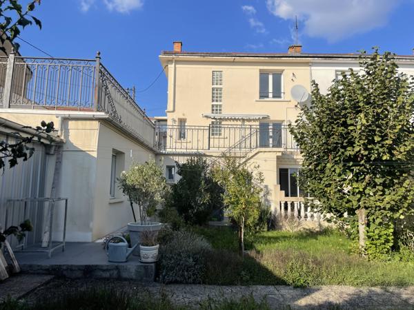 Poitiers (86000) 2 MAISONS EN 1 AVEC JARDIN COUR ET GRANDE TERRASSE !