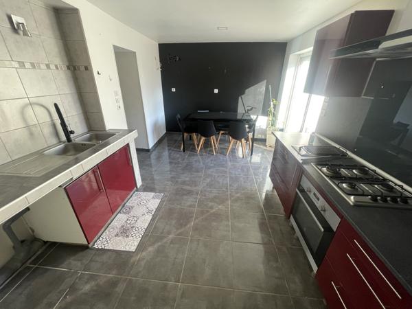 Poitiers (86000) 2 MAISONS EN 1 AVEC JARDIN COUR ET GRANDE TERRASSE !