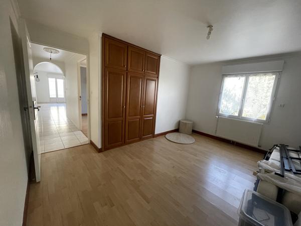 Poitiers (86000) 2 MAISONS EN 1 AVEC JARDIN COUR ET GRANDE TERRASSE !