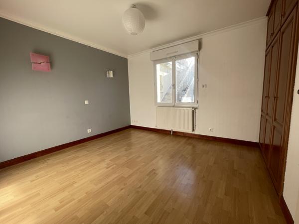 Poitiers (86000) 2 MAISONS EN 1 AVEC JARDIN COUR ET GRANDE TERRASSE !