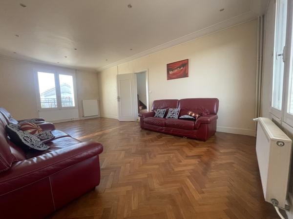 Poitiers (86000) 2 MAISONS EN 1 AVEC JARDIN COUR ET GRANDE TERRASSE !