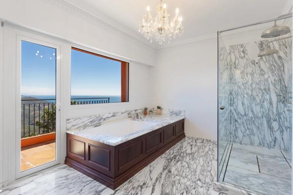 Théoule sur mer, magnifique villa pleine vue mer de 660m2