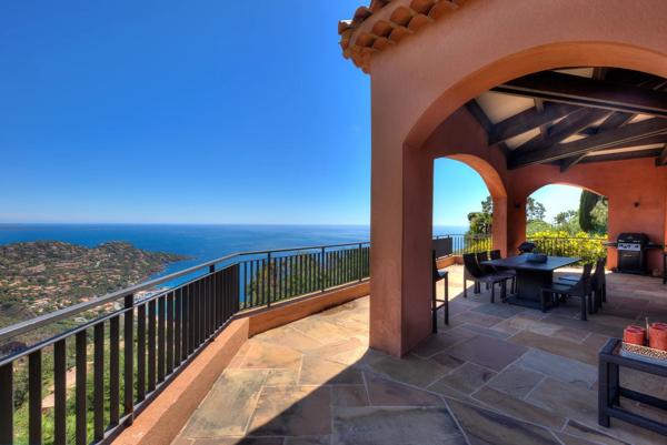 Théoule sur mer, magnifique villa pleine vue mer de 660m2