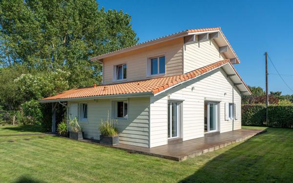 Maison à vendre    5 pièces •  Biscarrosse