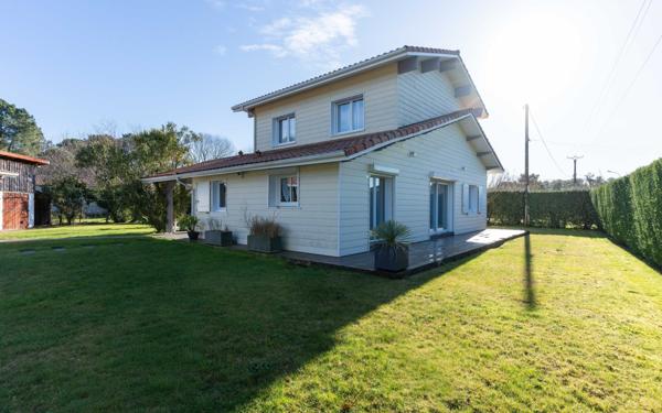 Maison à vendre    5 pièces •  Biscarrosse