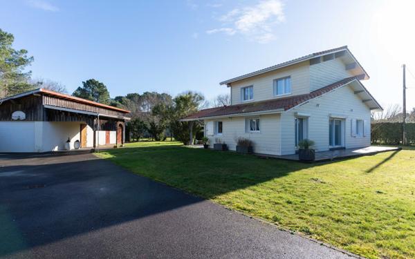 Maison à vendre    5 pièces •  Biscarrosse
