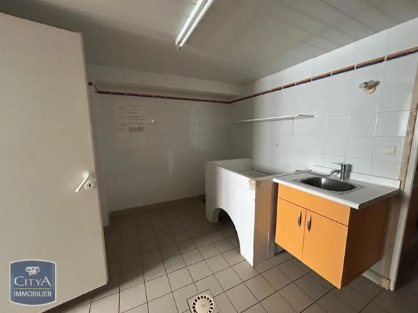 Local professionnel à louer 158m² Périgny (17180)