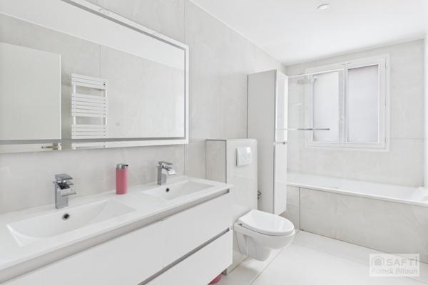 Parc de Bécon. Maison rénovée avec piscine, jardin et terrasse.